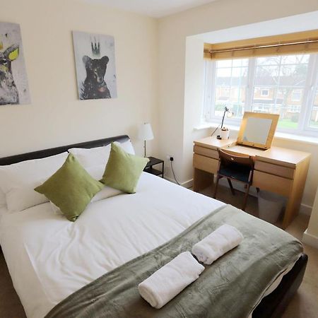 Easytravel Luxury Nec/Airport 3 Beds House Apartment เบอร์มิงแฮม ภายนอก รูปภาพ