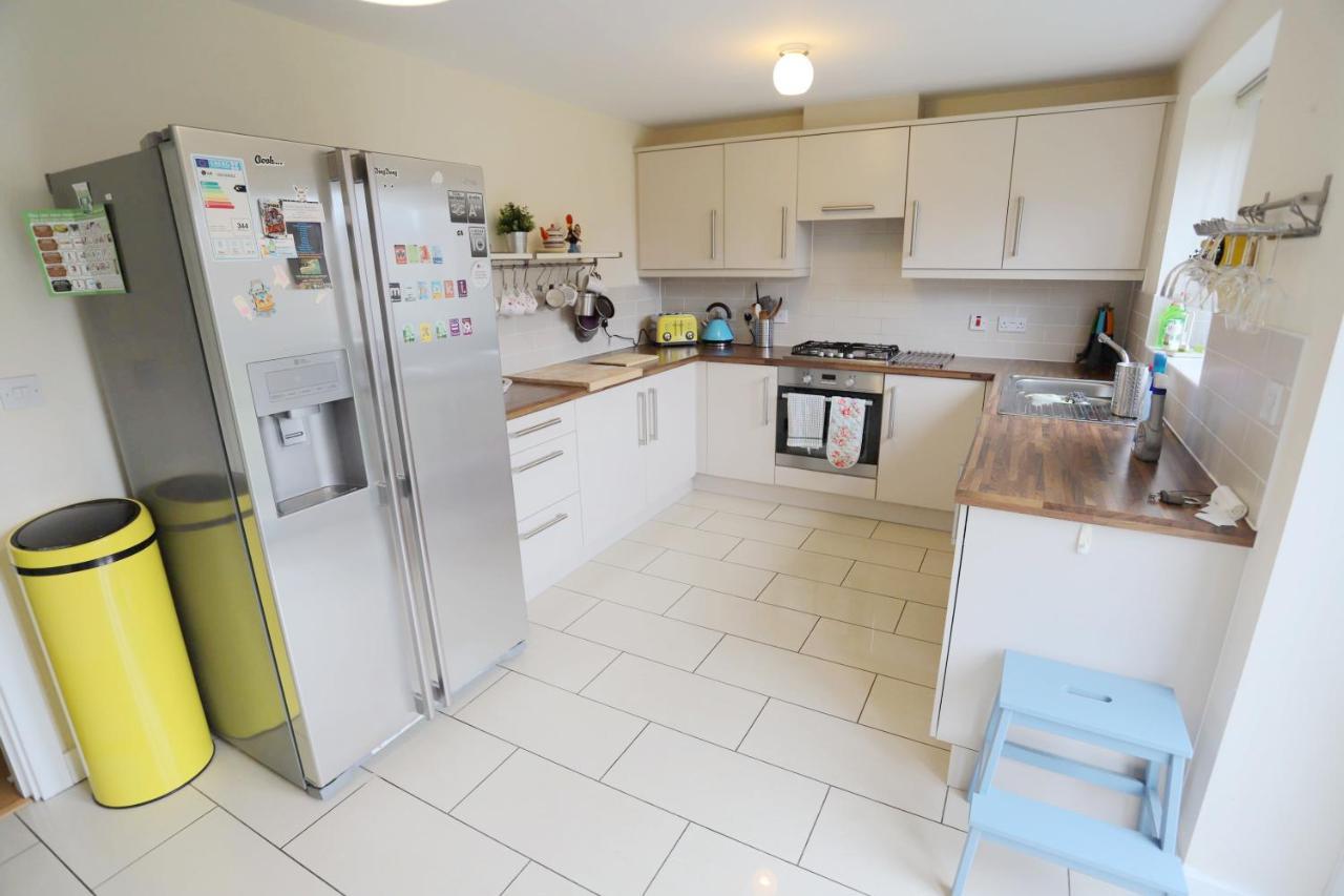 Easytravel Luxury Nec/Airport 3 Beds House Apartment เบอร์มิงแฮม ภายนอก รูปภาพ