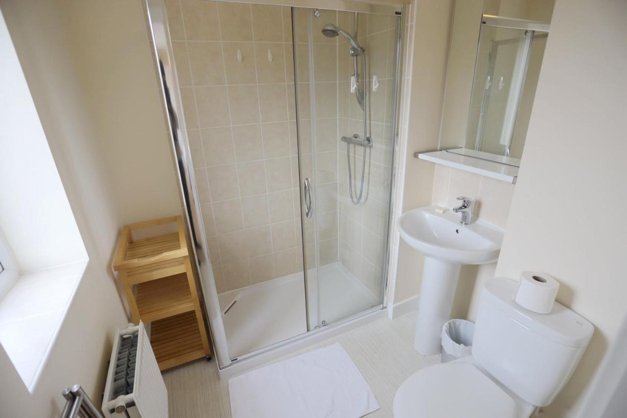 Easytravel Luxury Nec/Airport 3 Beds House Apartment เบอร์มิงแฮม ภายนอก รูปภาพ