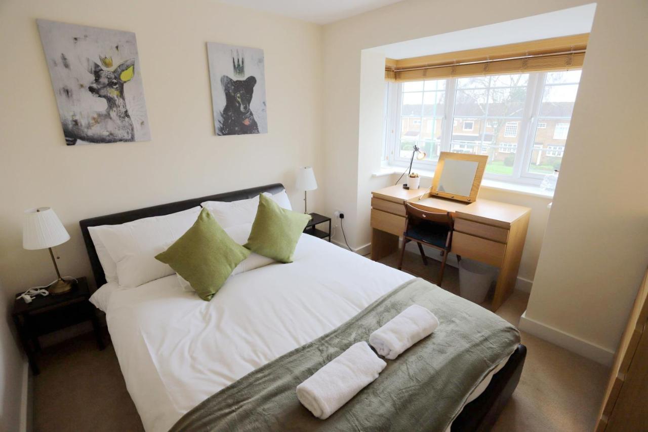 Easytravel Luxury Nec/Airport 3 Beds House Apartment เบอร์มิงแฮม ภายนอก รูปภาพ