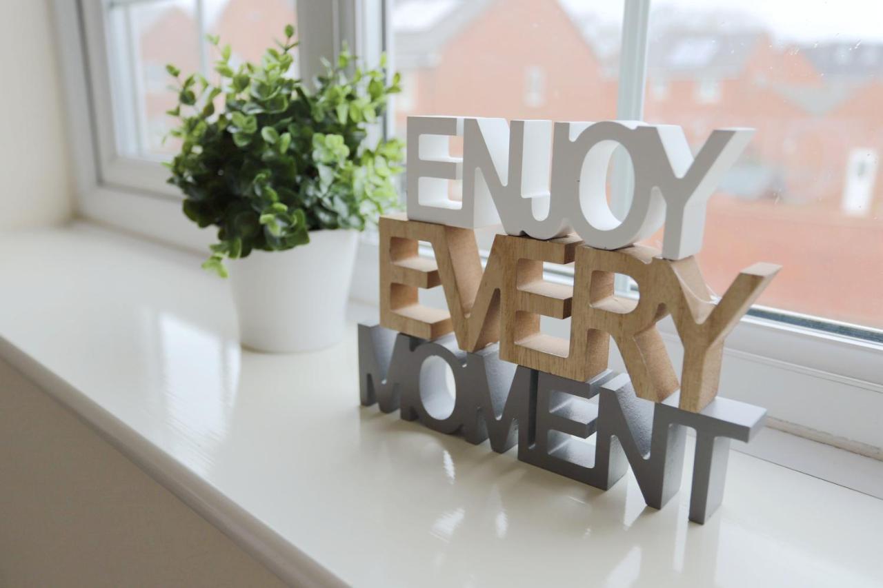 Easytravel Luxury Nec/Airport 3 Beds House Apartment เบอร์มิงแฮม ภายนอก รูปภาพ