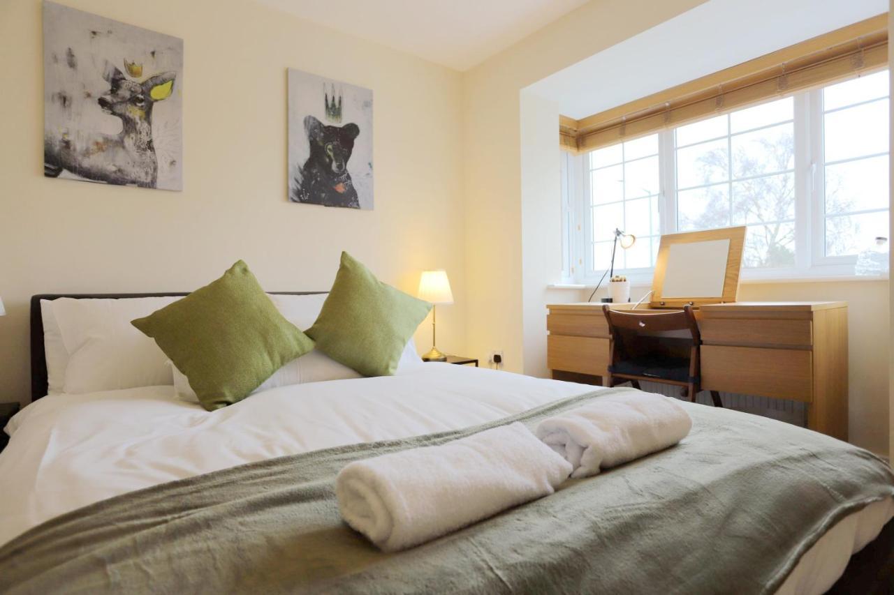 Easytravel Luxury Nec/Airport 3 Beds House Apartment เบอร์มิงแฮม ภายนอก รูปภาพ